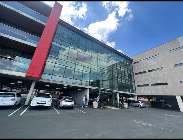 521M² OFFICE TO LET IN HYDE PARK